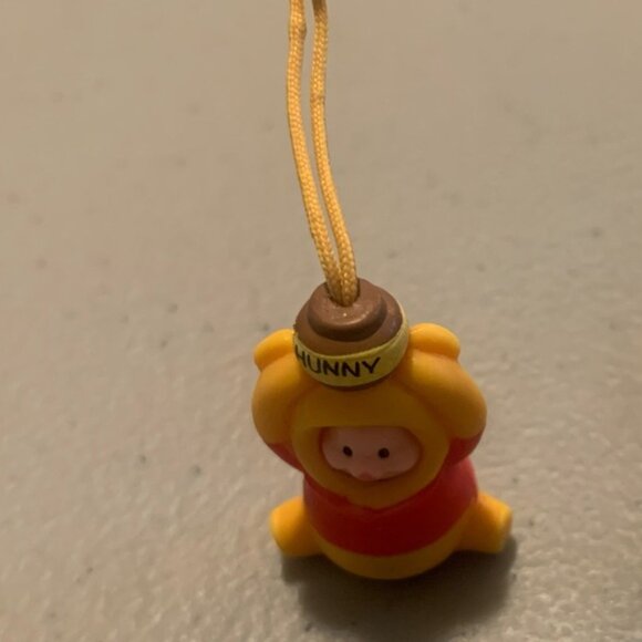 Peek a Pooh - Picture 3 of 4